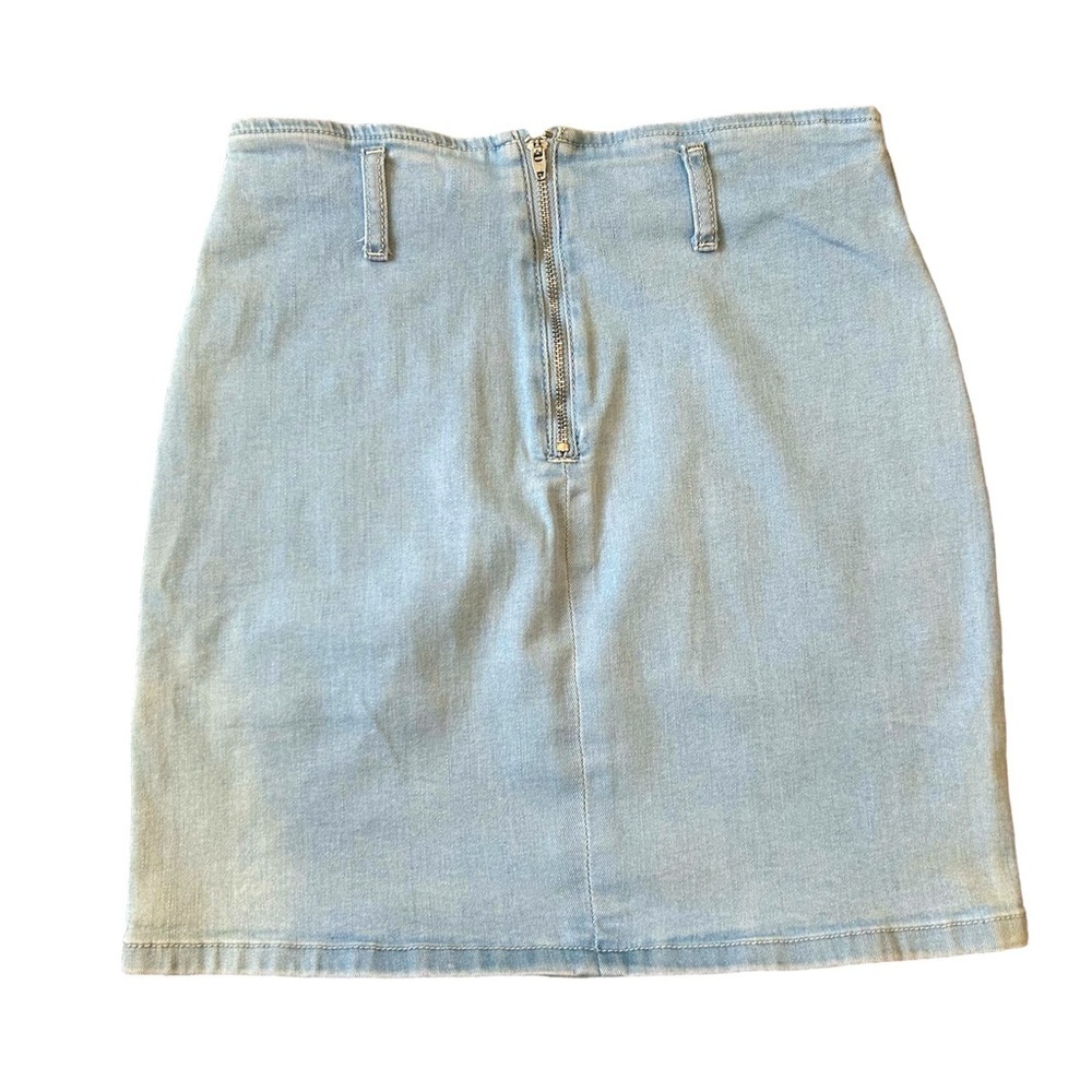5/$25 Forever 21 light blue stretch denim mini skirt labeled medium - Picture 5 of 7